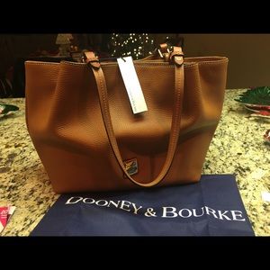 ✨Make a offer now!✨Dooney & Bourke new with tags